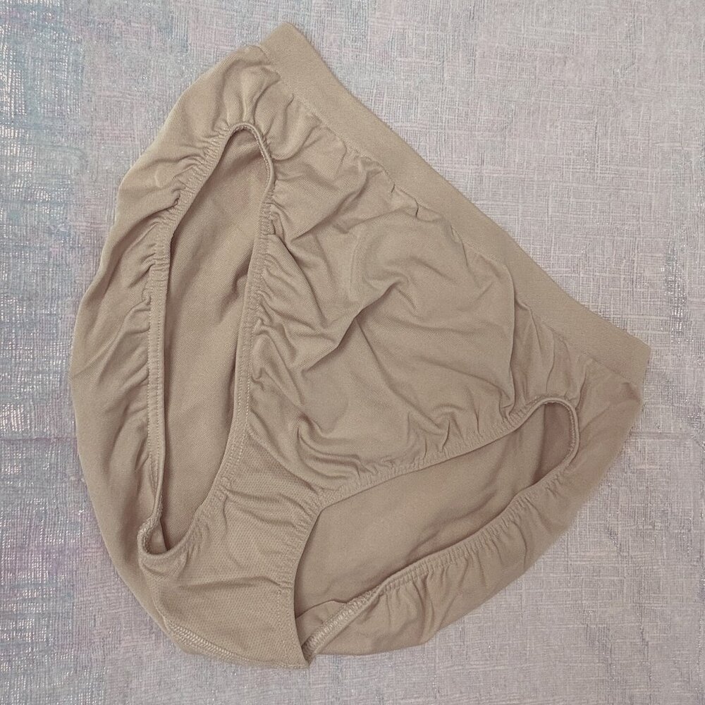 Victoria's Secret Original Seamless Hi-Leg Brief Panty Beige size Medium NWOT